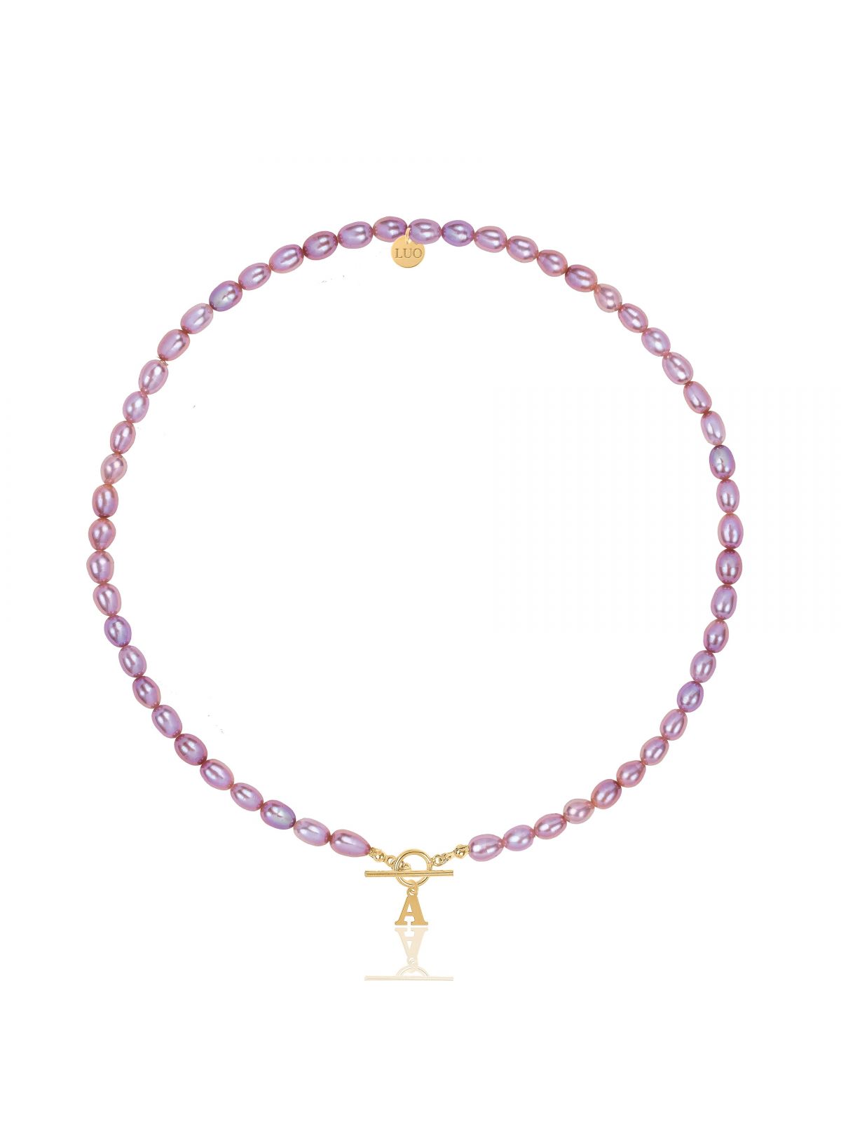 Naszyjnik z naturalnych fioletowych pereł z pozłacaną literką