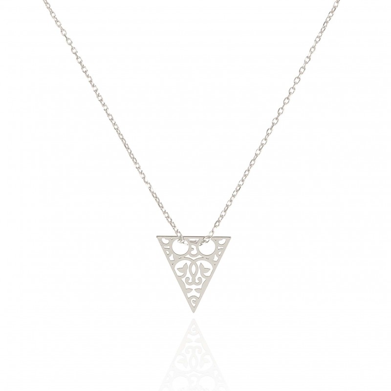 Naszyjnik srebrny z ażurowym trójkątem